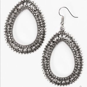 Paparazzi ‘Award Show Sparkle’ Earrings